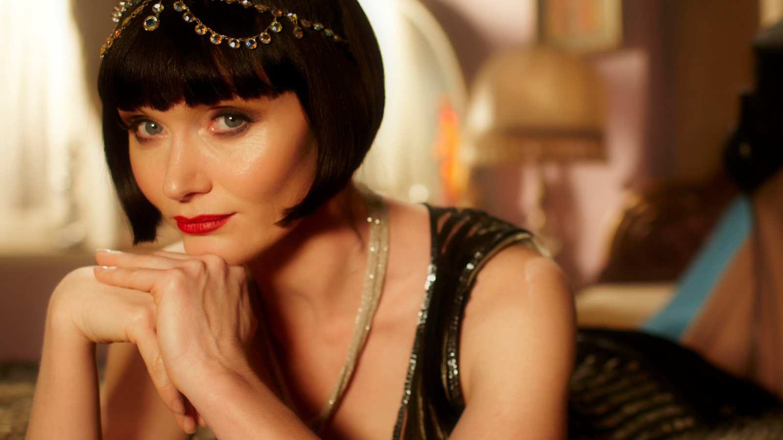 دانلود سریال Miss Fisher’s Murder Mysteries